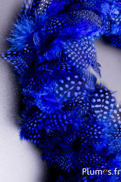 Boa en plumes de pintade - Ø 10-12 cm - bleu